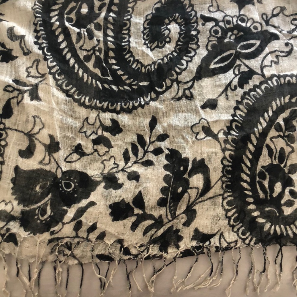 Beautiful scarf!